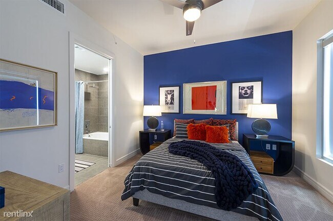 Building Photo - 1 br, 1 bath Condo - 2900 McKinnon St