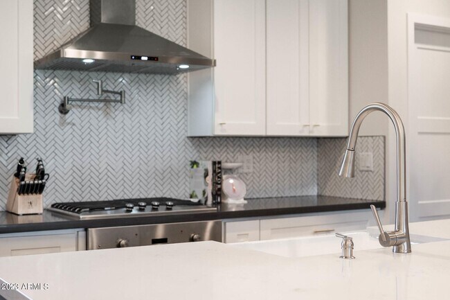 Foto del edificio - 5409 E Pinchot Ave