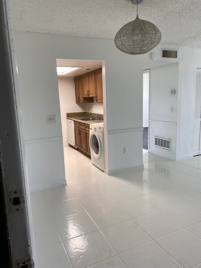 Foto del edificio - 936 Lake Destiny Rd
