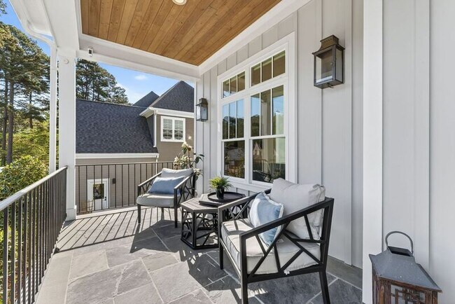 Foto del edificio - 3419 Edgemont Dr