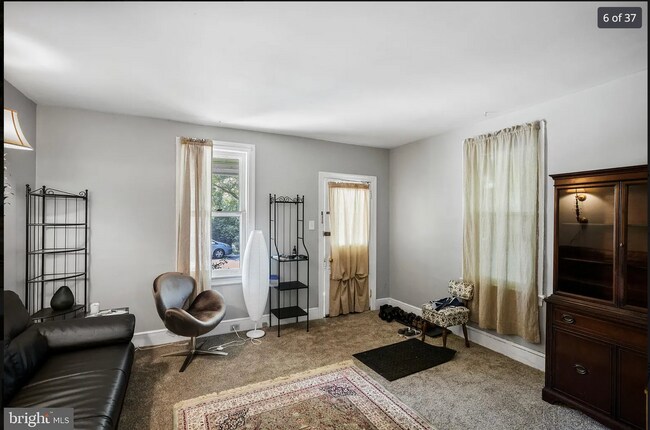 Viviendo - 212 Mannion Ave