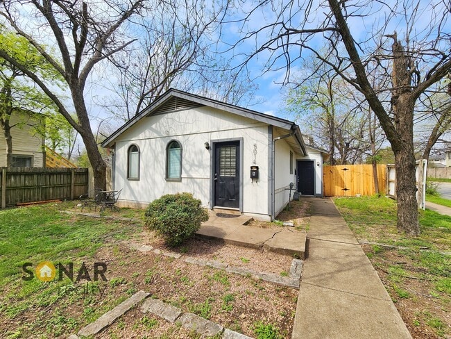 Building Photo - 5014 Eilers Ave