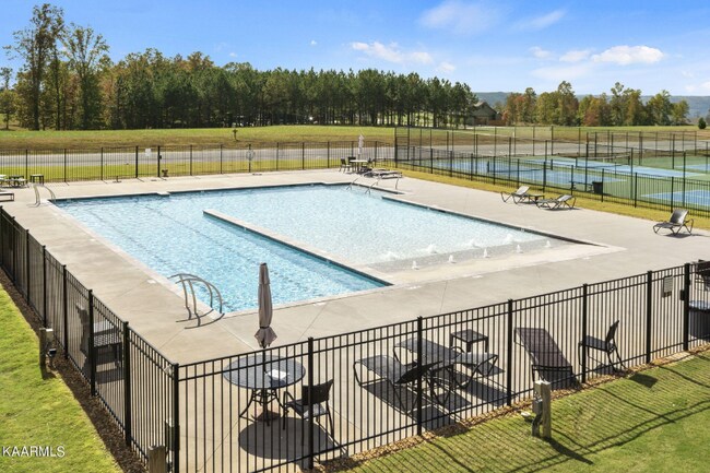 Building Photo - 360 River Bluffs Dr