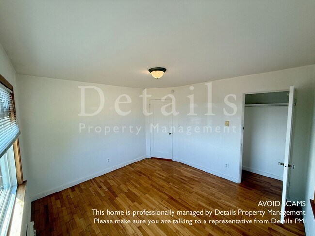 Foto del edificio - Adorable 2 BR home in Manette with View!