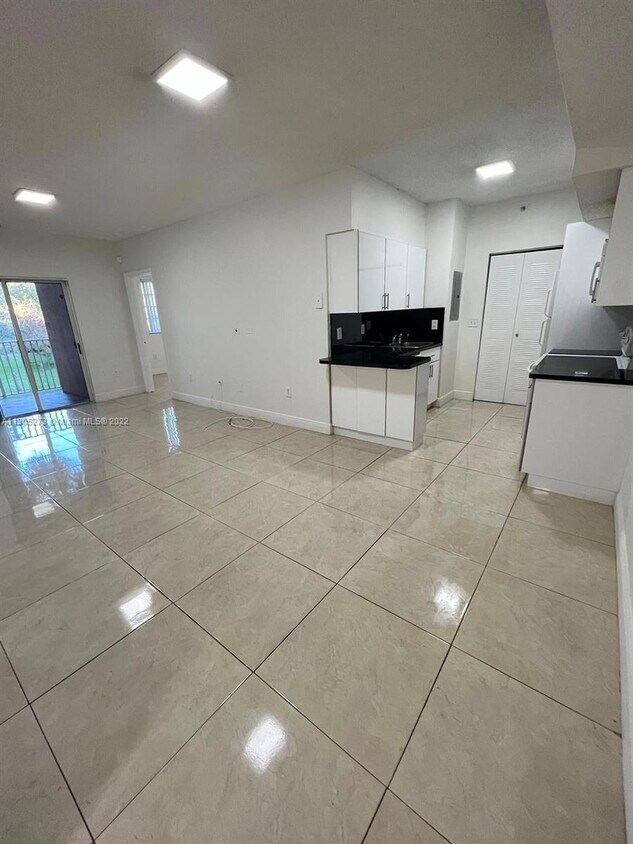 3241 Sabal Palm Mnr Unit 204, Hollywood, FL 33024 Condo for Rent in