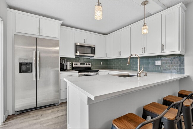 Building Photo - 2701 27th Ct