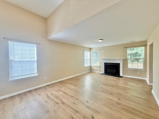 Foto del edificio - 3932 Laurel Glen Dr
