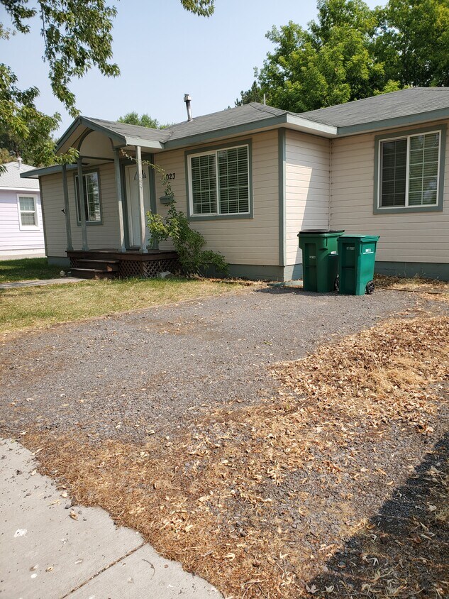 Primary Photo - 1023 Alandale St