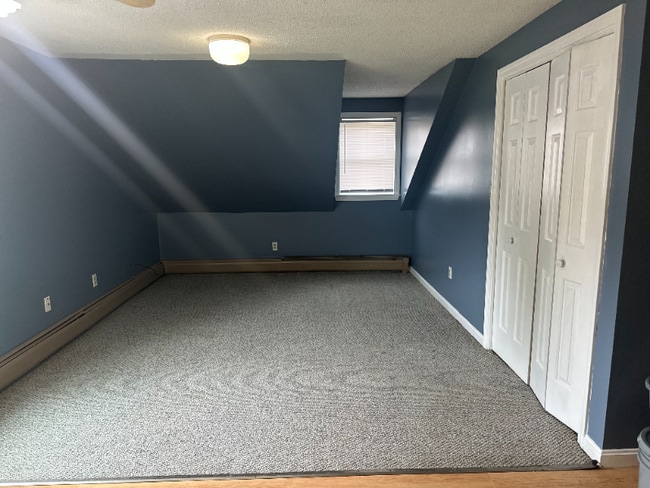 Building Photo - 8 Cornerbrook Cir