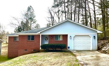 Building Photo - 2113 Valleyview Dr