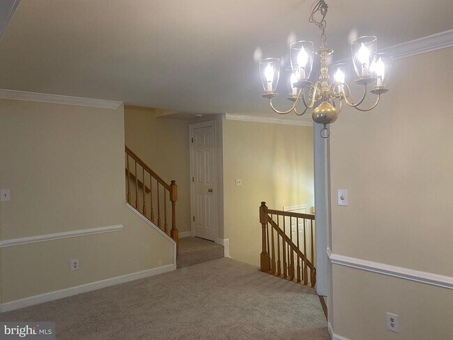 Foto del edificio - 5713 Wood Creek Ln