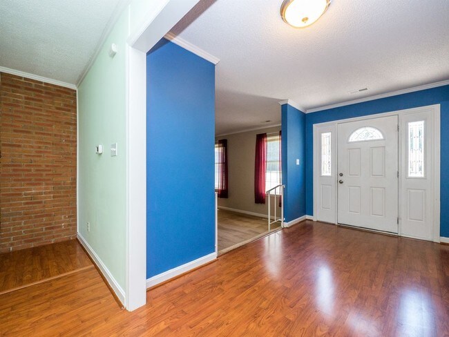 Building Photo - 1712 Montclair Ave