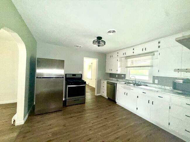 Foto del edificio - 2332 48th St