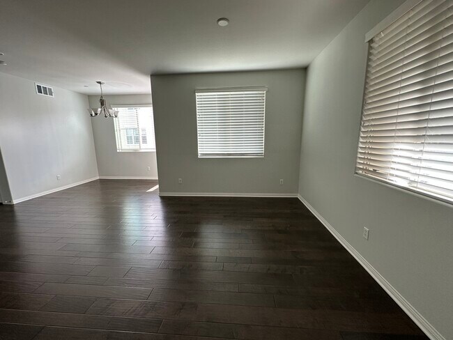 Foto del edificio - 16121 Gables Loop