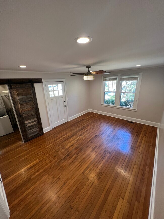 Building Photo - 2024 Chesterfield Ave