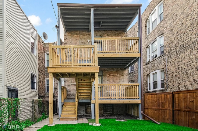 Building Photo - 6235 S Rhodes Ave
