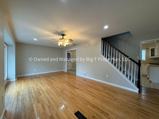 Building Photo - Cute Single Family in Established Claymont...