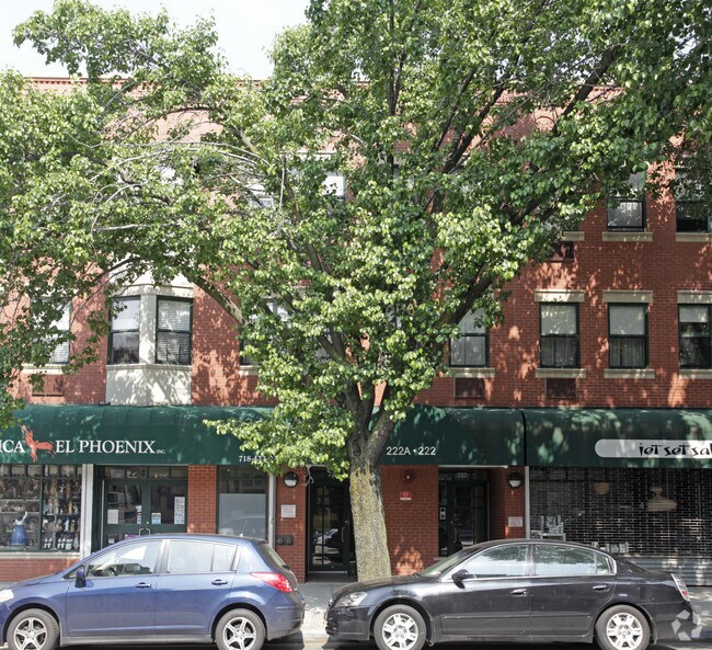 Building Photo - 222 Columbia St