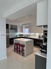 Primary Photo - 5001 Collins Ave