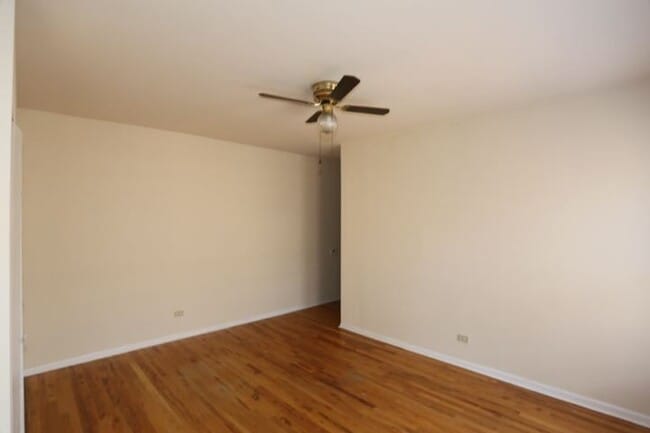 Building Photo - 838 W Cornelia Ave