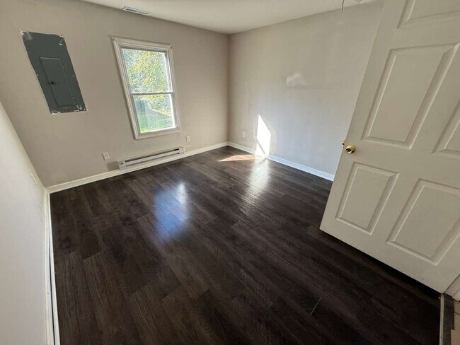 Foto del edificio - 2403 Fala St