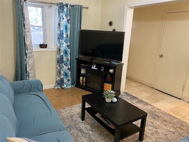 Foto del edificio - 2524 Yates Ave