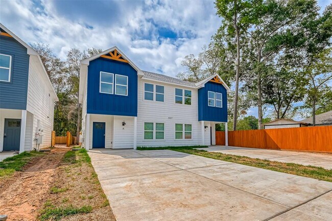 Building Photo - 809 Avenue J