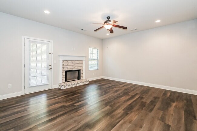 Foto del edificio - 1157 Pebble Ridge Dr