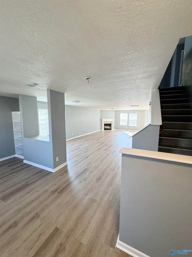 Building Photo - 207 Millbury Ct