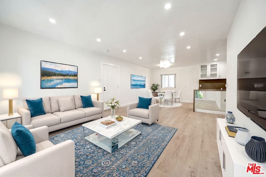 Foto principal - 9005 Cynthia St