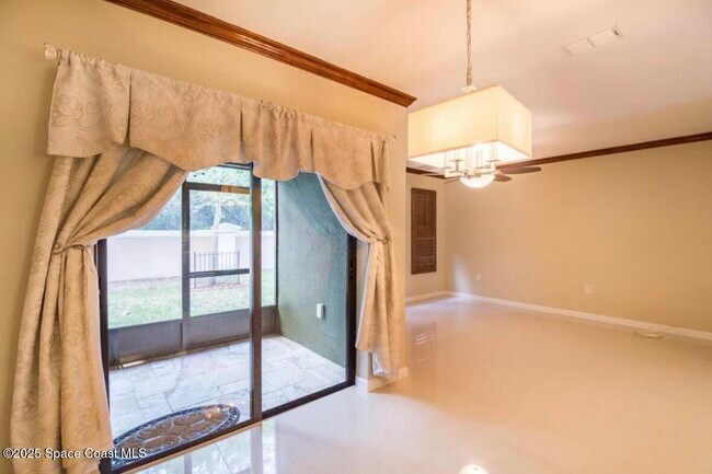 Building Photo - 1375 Lara Cir
