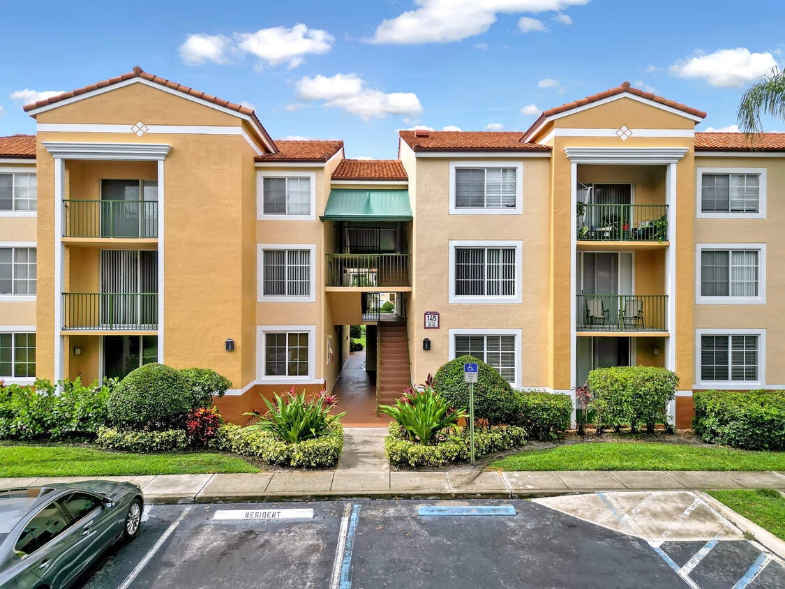 145 Yacht Club Way Unit 303, Hypoluxo, FL 33462 Condo for Rent in