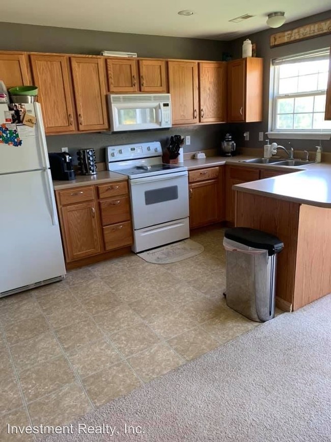 Building Photo - 3 br, 2 bath House - 15968 Tamarack Lane