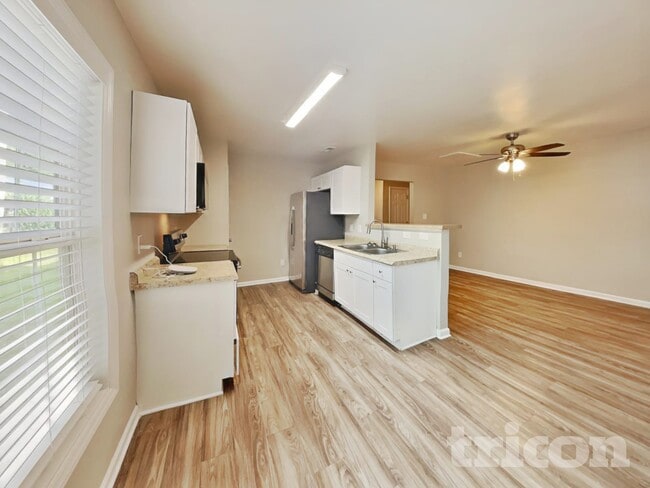 Foto del edificio - 128 Randolph Dr