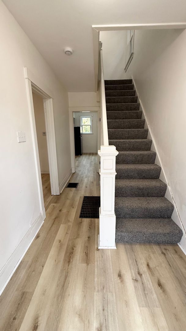 Foto del edificio - Newly Renovated 3 Bedroom in Arlington- New Kitchen and Bath with HUGE Backyard!!