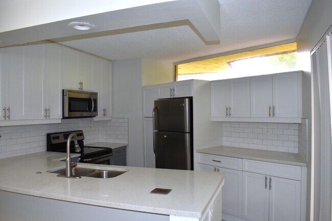 Building Photo - 8393 Trent Ct