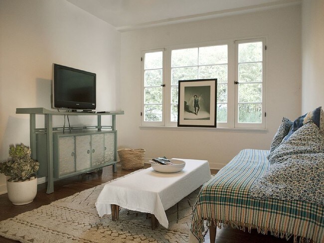 Building Photo - 2415 Meadow Valley Ter