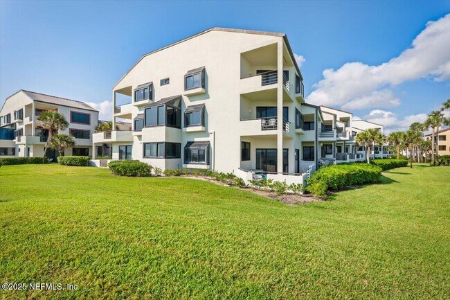 Foto del edificio - 739 Spinnakers Reach Dr