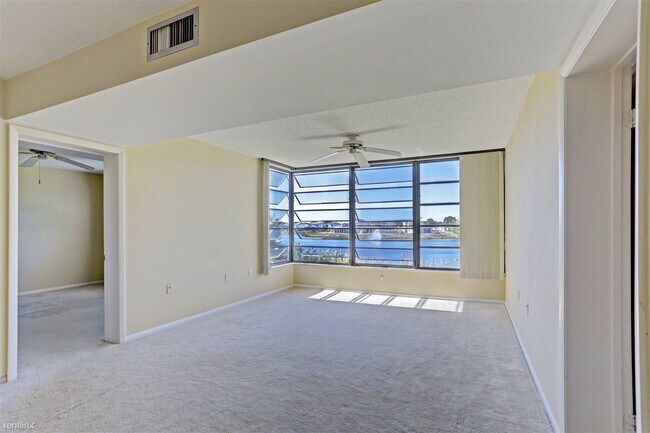Building Photo - 2 br, 2 bath Condo - 3520 Whitehall Drive 201