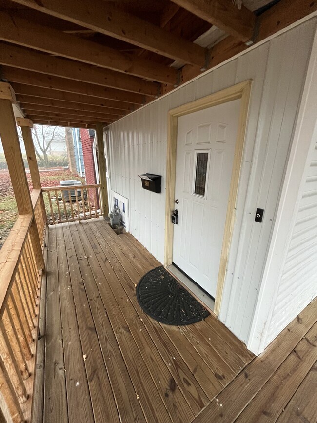 Foto del edificio - 1910 Hst W 10th St