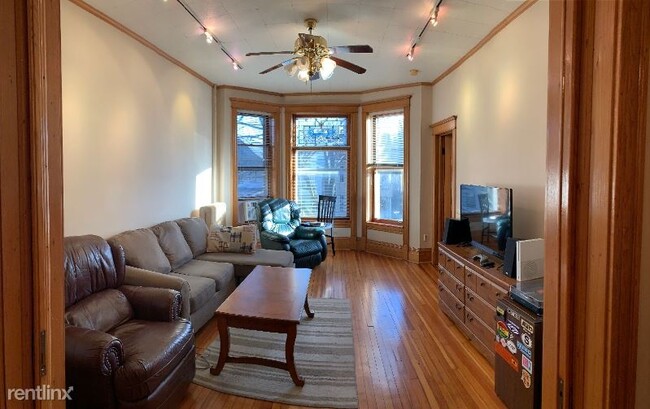 Building Photo - 1132 W Wrightwood Ave