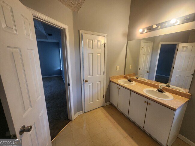Foto del edificio - 5748 Wellborn Creek Dr