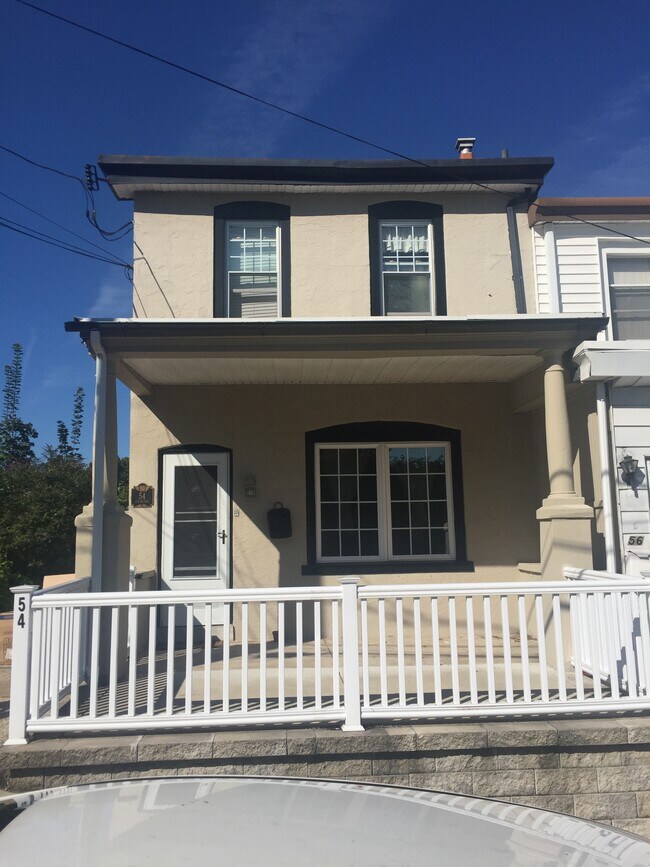 Building Photo - 54 Highland Ave