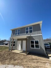 Building Photo - 953 1 Mile Rd