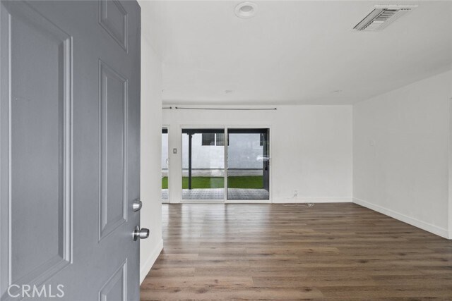 Foto del edificio - 7952 White Oak Ave