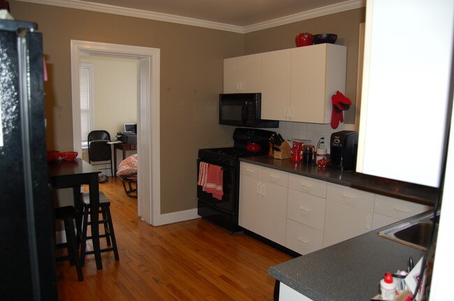 Foto del edificio - 7359 Amherst Ave