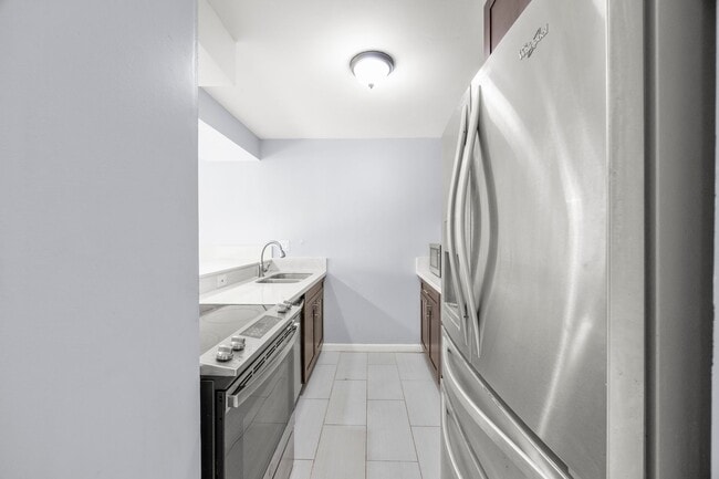 Building Photo - Beautiful 2BR/2BA Condo Close to Ala Moana & Downtown