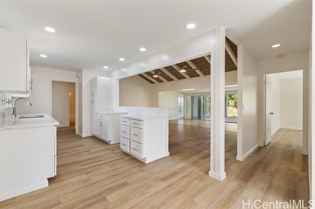 Building Photo - 623 Akoakoa St
