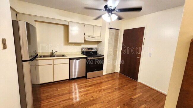 Foto del edificio - 2331 Ogden Ave