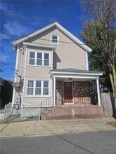 Building Photo - 61 Utton Ave